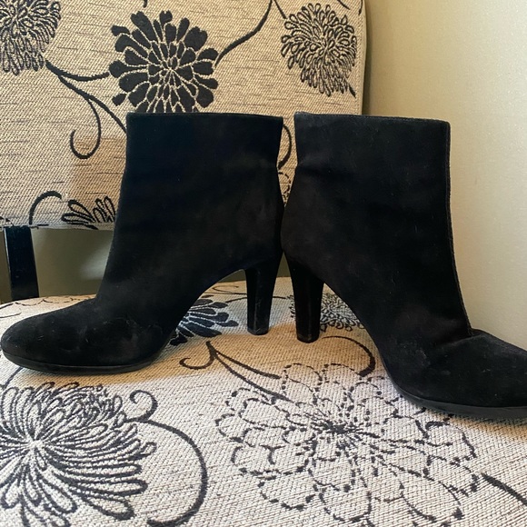 Black suede Bandolino ankle boot with zip and tassel size 8.5 with 3" heel - Picture 7 of 12